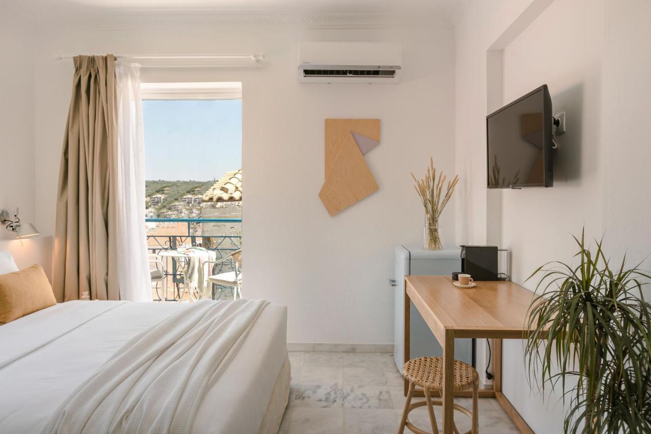 The Blue Hotel Skiathos Town Exterior foto
