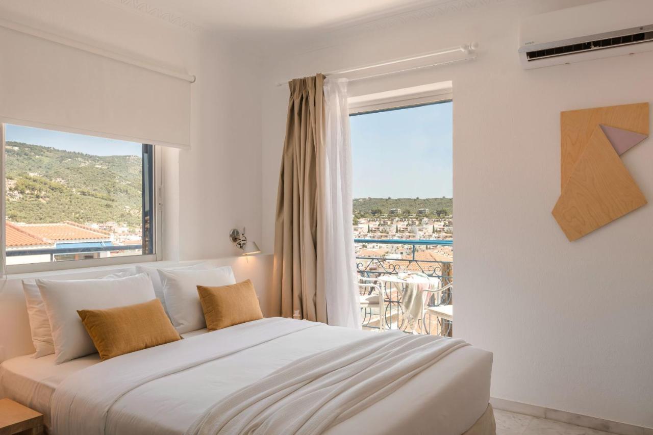 The Blue Hotel Skiathos Town Exterior foto